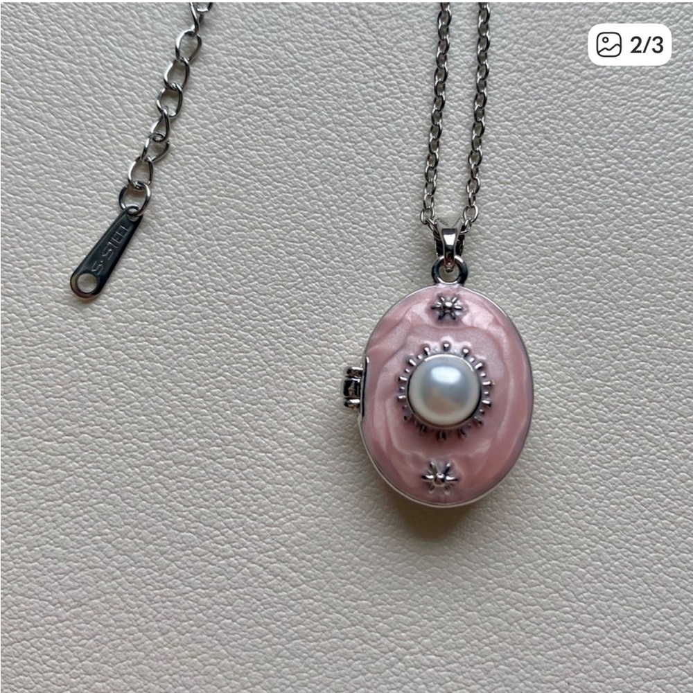 Elegant Pink and Silver Pendant Necklace - Picture 2 of 3